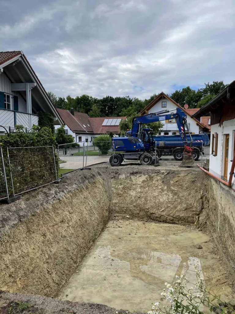 Tiefbauarbeiten und Baugrube bei Landsberg am Lech