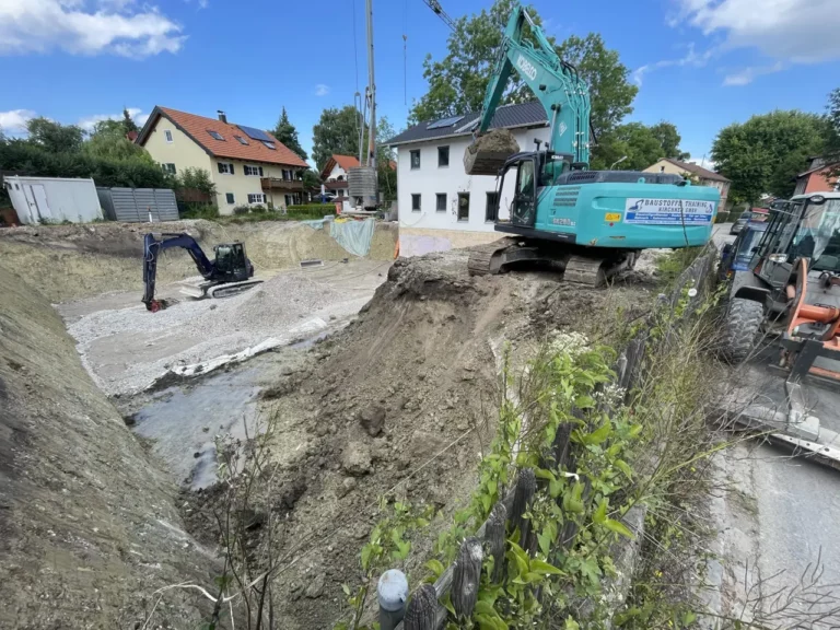 Tiefbauarbeiten und Baugrube bei Landsberg am Lech